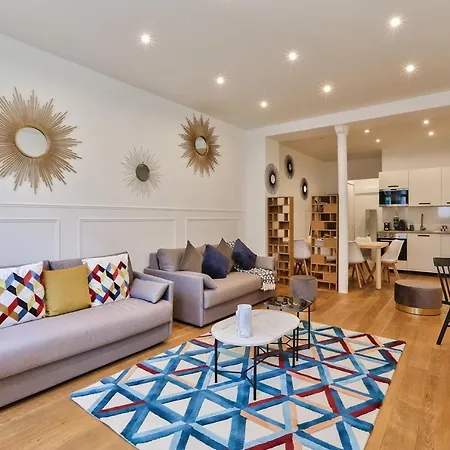 34 - Urban Luxury Louvre