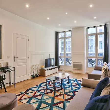 34 - Urban Luxury Louvre *